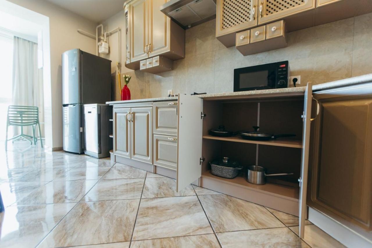 Atlant Luxury Big Family Apart On Golovna З Двома Окремими Спальнями Навпроти Тц Депот Безконтактне Заселення Chernivtsi Exterior foto